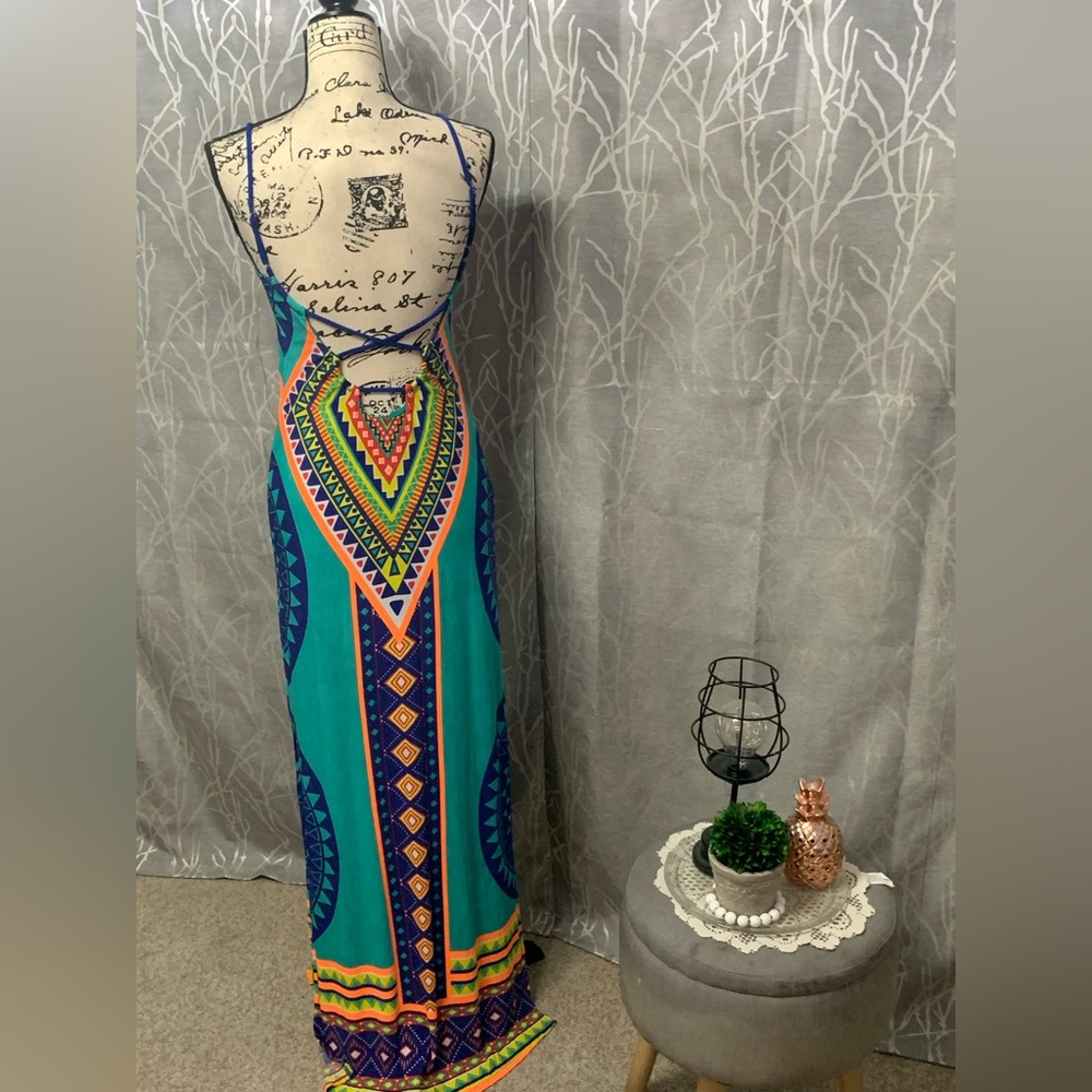 Size: Small Color: Green, Orange